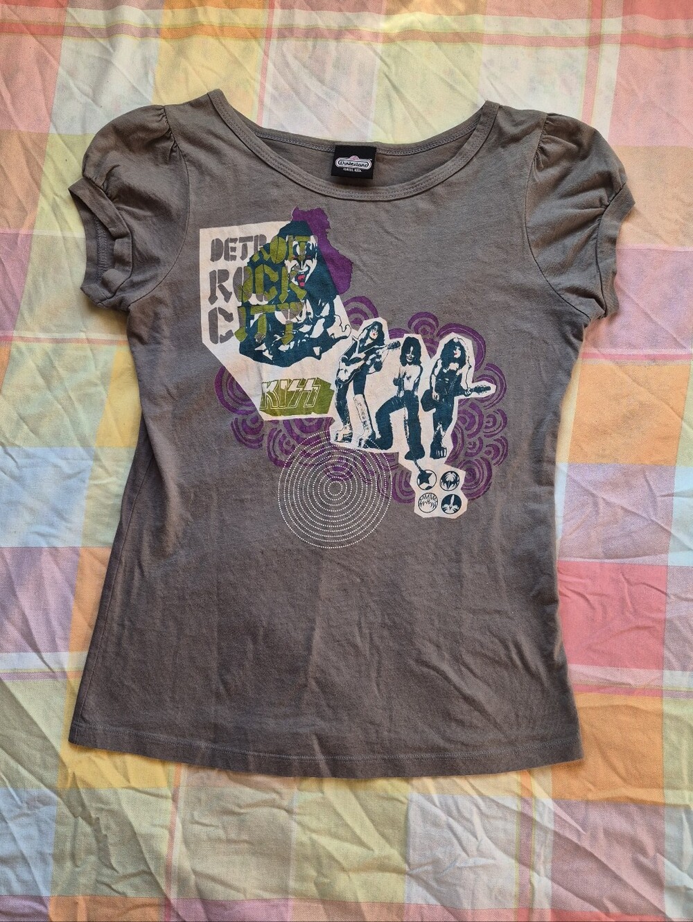 KISS Graphic Puff-Sleeve Tee in Gray